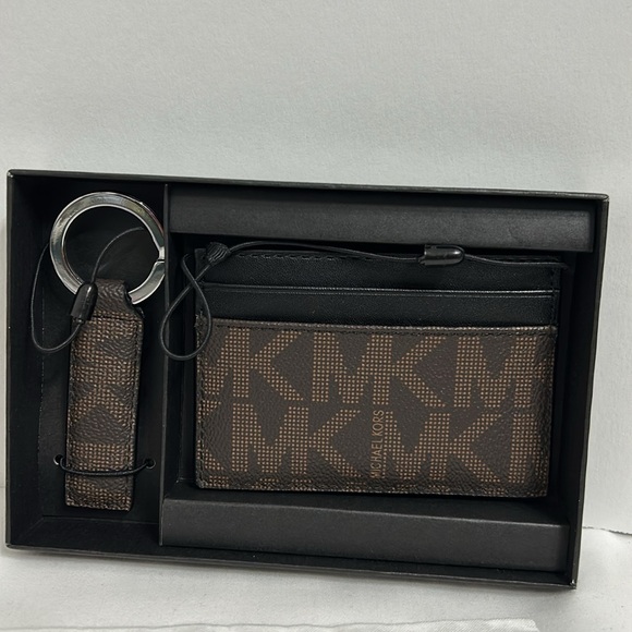 Choose one NWT  Men`s Jet Set Slim Billfold Leather Wallet with Gift Box pick 1 - Picture 5 of 15